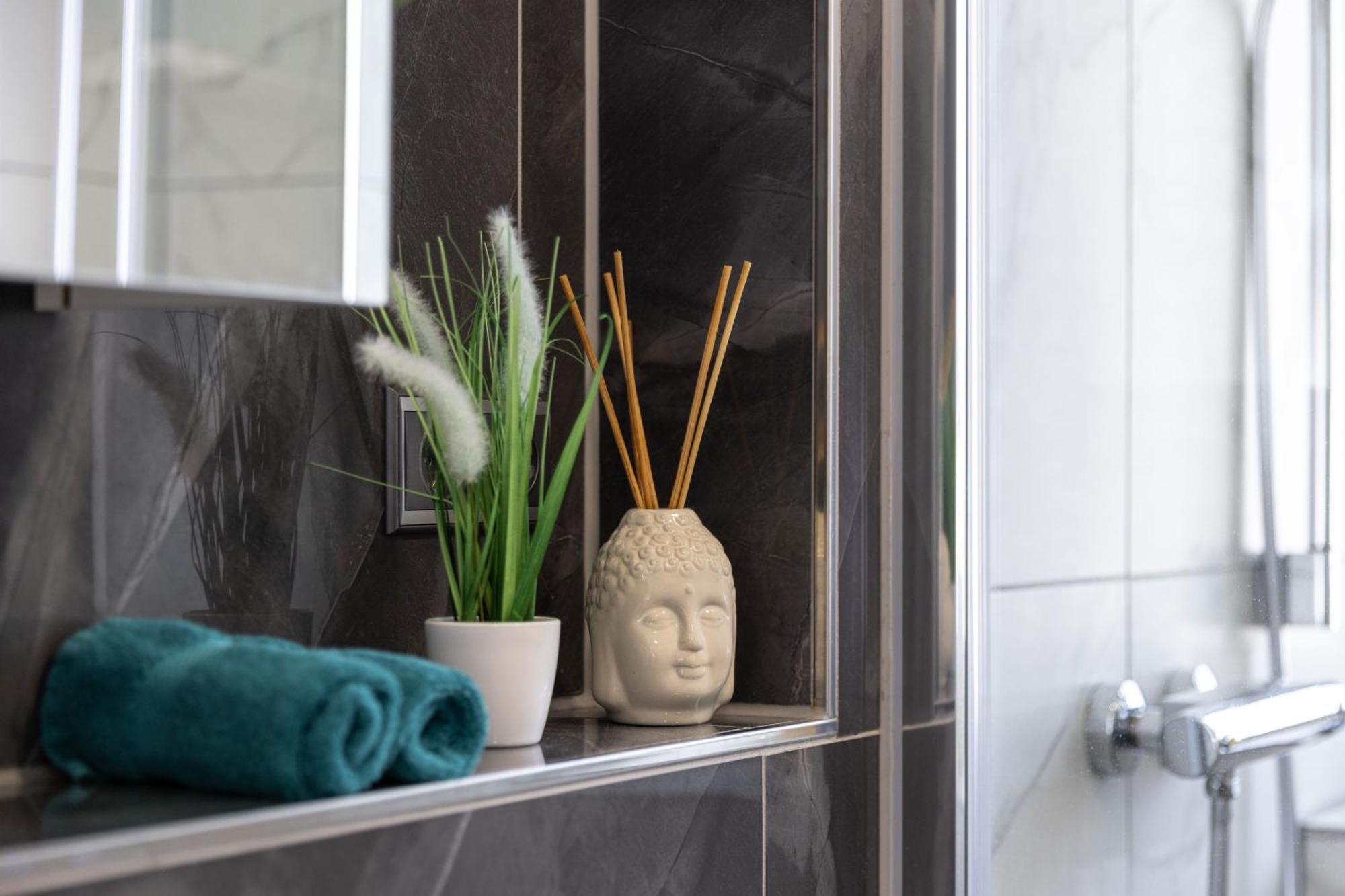 Schoenes, Modernes Apartment Mit Zwei Schlafzimmern - Zentral Mit Balkon Fuer 6 Personen Montabaur Ngoại thất bức ảnh