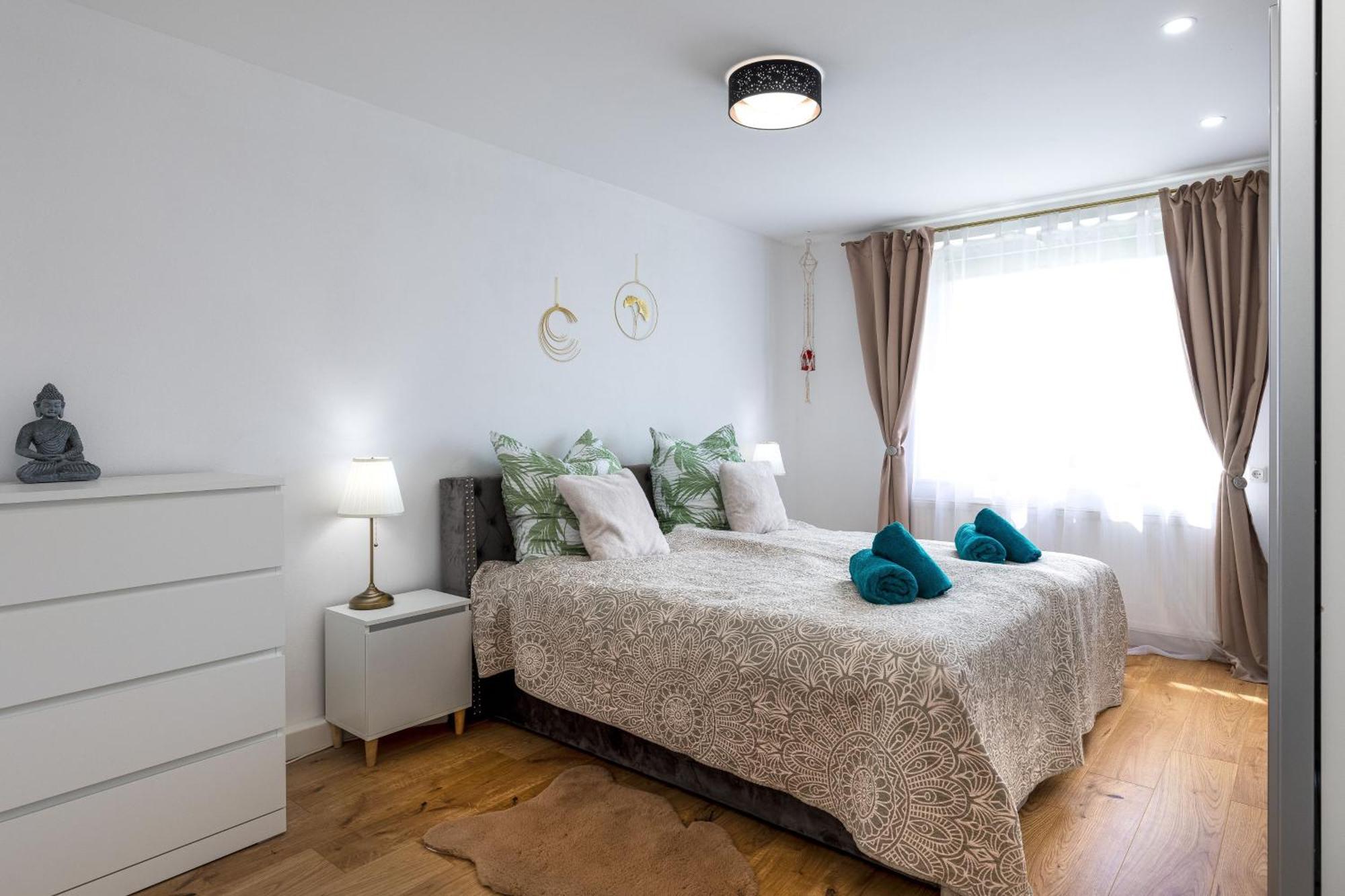 Schoenes, Modernes Apartment Mit Zwei Schlafzimmern - Zentral Mit Balkon Fuer 6 Personen Montabaur Ngoại thất bức ảnh